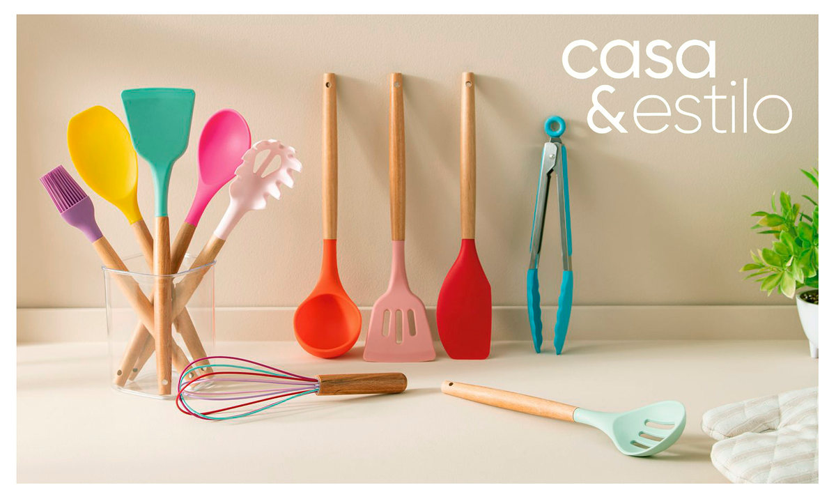 Colorful silicone utensils with wooden handles, with the Casa & Estilo logo